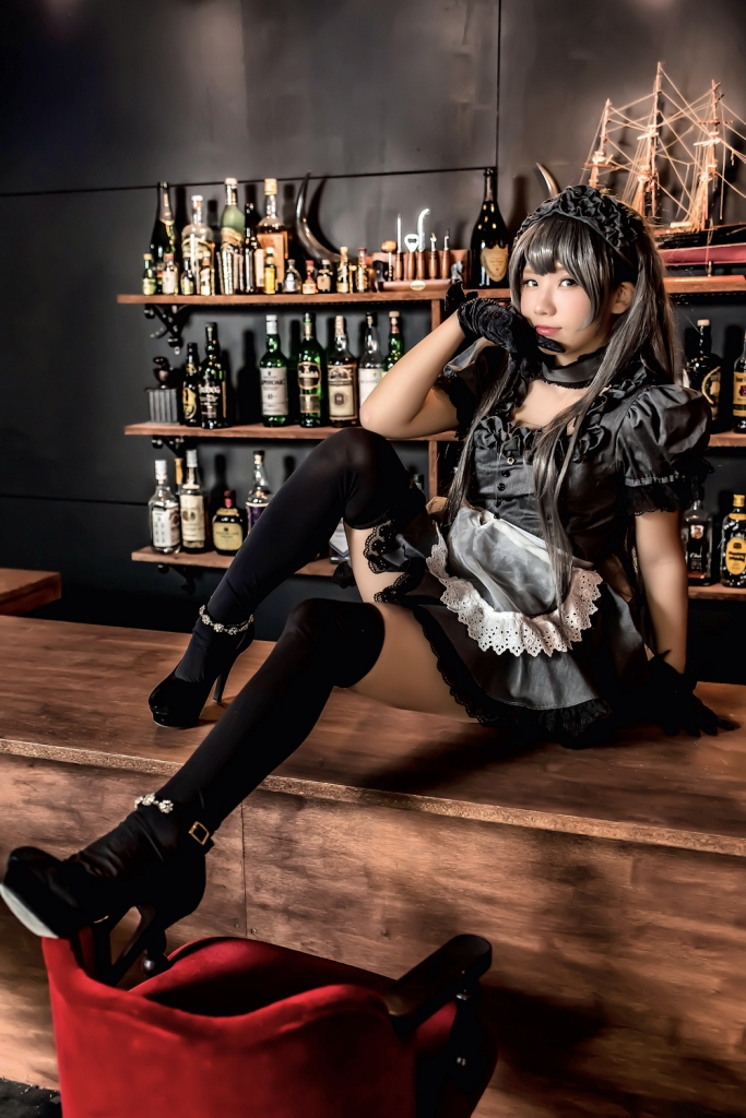 Rabbit play pictorial - black maid(21)